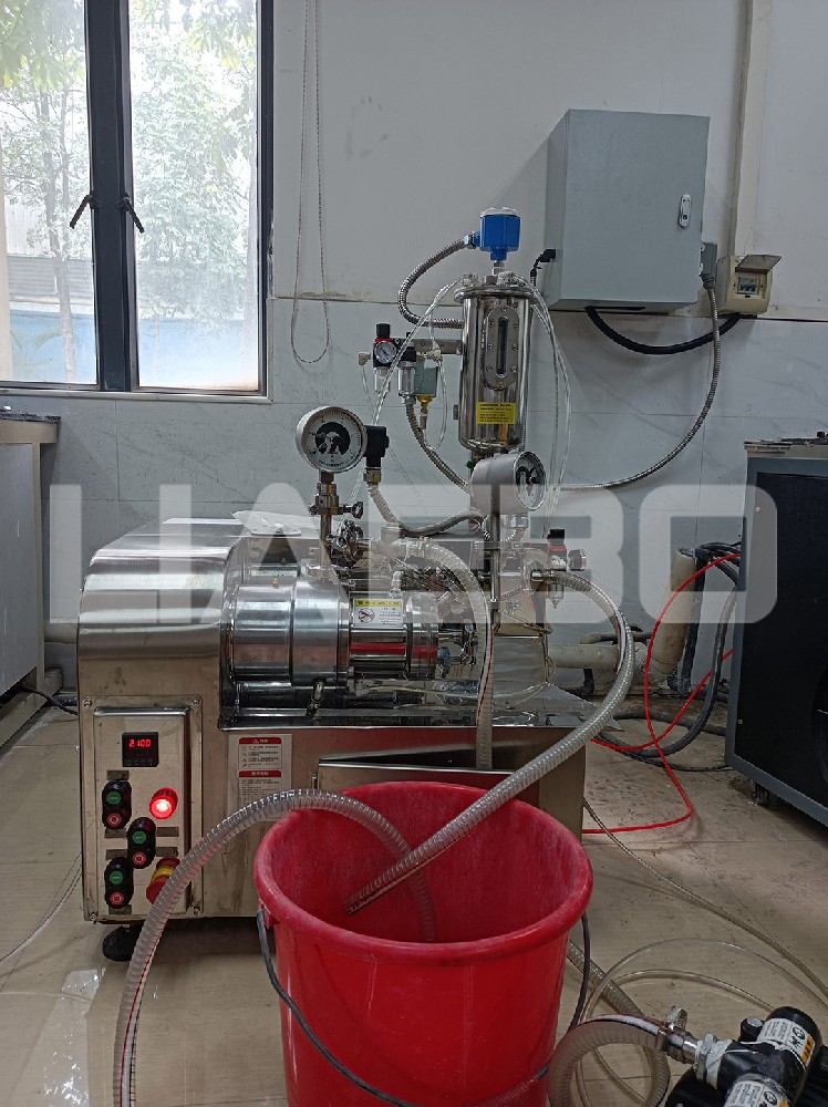 廣東某股份有限公司0.5L實(shí)驗(yàn)室納米砂磨機(jī)調(diào)試成功