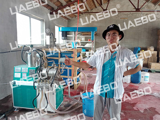 山東客戶（色漿）5L棒削式納米砂磨機(jī)