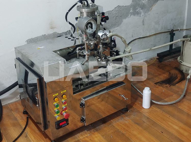 浙江某有限公司1L實(shí)驗(yàn)室納米砂磨機(jī)調(diào)試成功