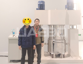 湖南某科技股份有限公司200L龍門(mén)式雙行星攪拌機(jī)調(diào)試成功