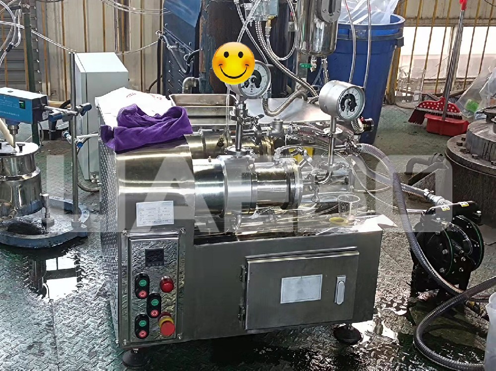 湖北某控股集團(tuán)1L納米砂磨機(jī)調(diào)試成功